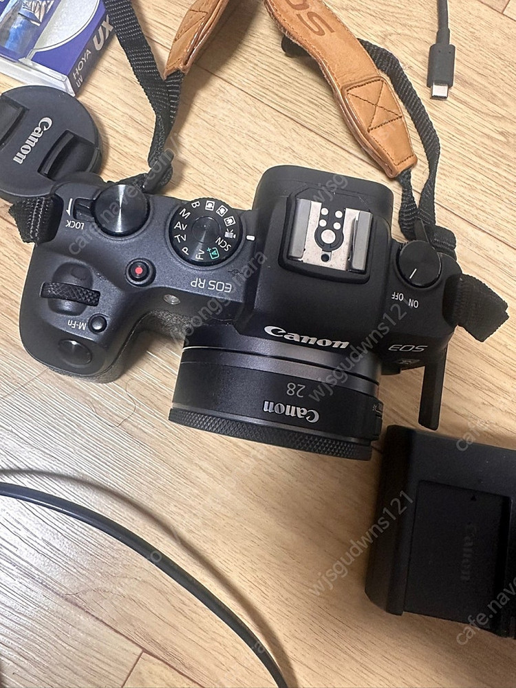 캐논 EOS RP+ RF 28mm F2.8 STM + 에버미디어 bu113 + 더미배터리 방송용으로 삿던거 판매합니... 이미지