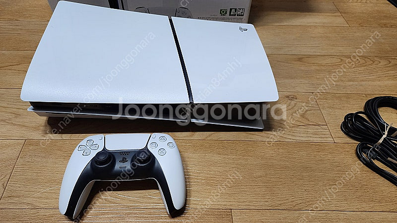 PS5 slim 디스크버전 중고 판매합니다. CFI-2...--1