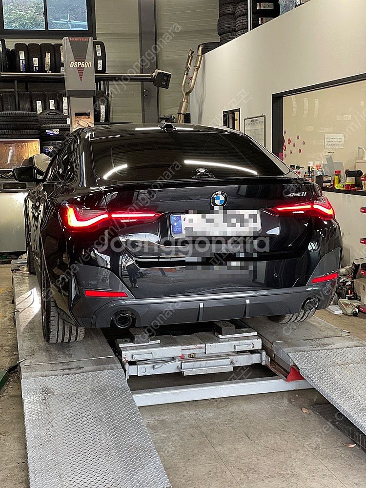 BMW 4 출고타이어 2000km 주행 245/40/1...--0