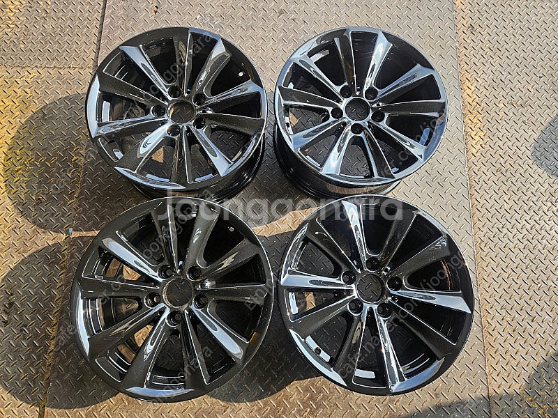 17인치 BMW F10 5시리즈 유광블랙 순정휠 1대분--0