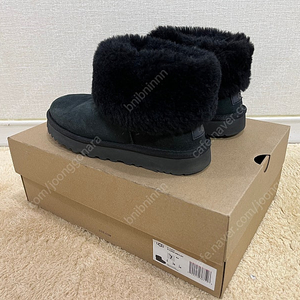 [UGG] 어그 클래식 미니 퍼프 (정품) 블랙