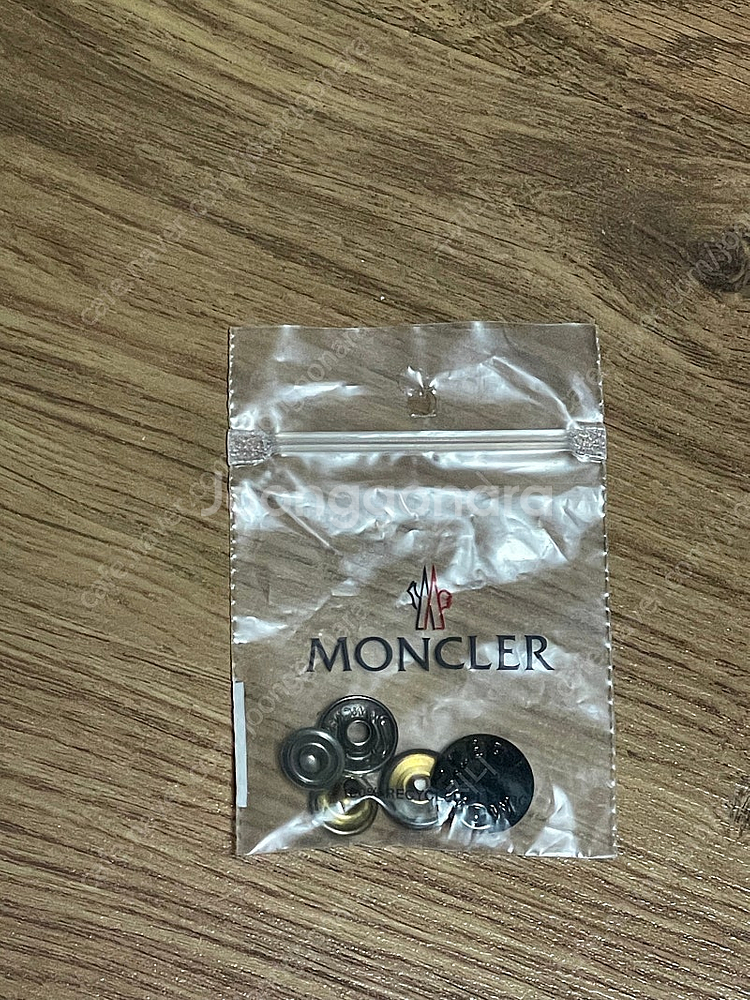 몽클레어 아라베트 패딩--8
