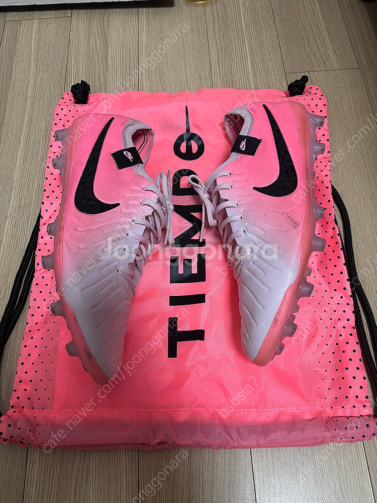 [나이키] 24유로 티엠포 레전드10 AG 270사이즈--0