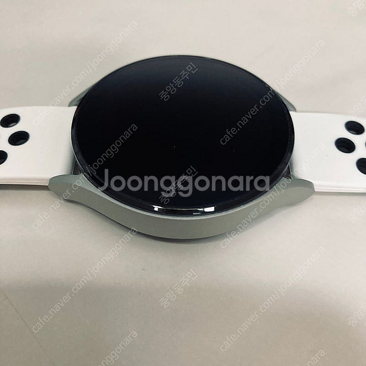갤럭시 워치4 실버 44MM 매우깨끗 케이블포함 8만원...--2