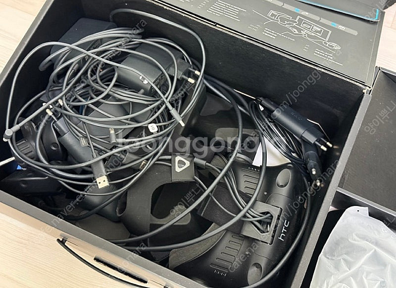 htc vive 1세대 팝니다--1