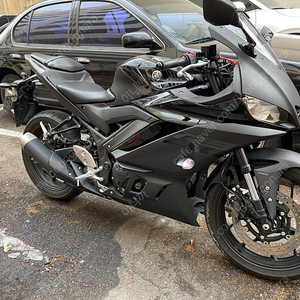 20년식 야마하 yzf-R3 블랙 팝니다.