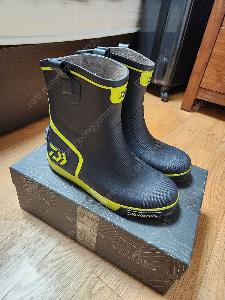 다이와 DB-2410 선상부츠 팝니다.--1