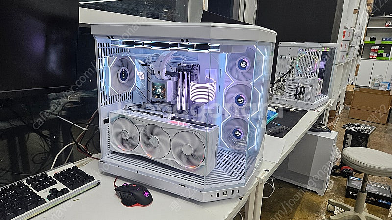 화이트만 4070super 99만 4070tisuper...--0