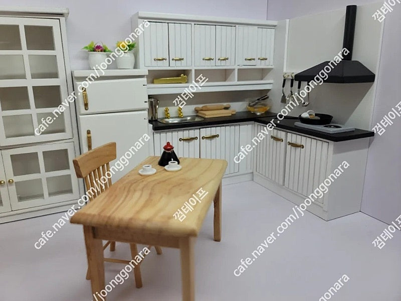 넨도로이드 오비츠 룸박스용 가구 소품 판매합니다--1