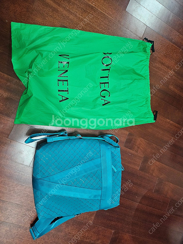 보테가베네타 백팩 팝니다--0