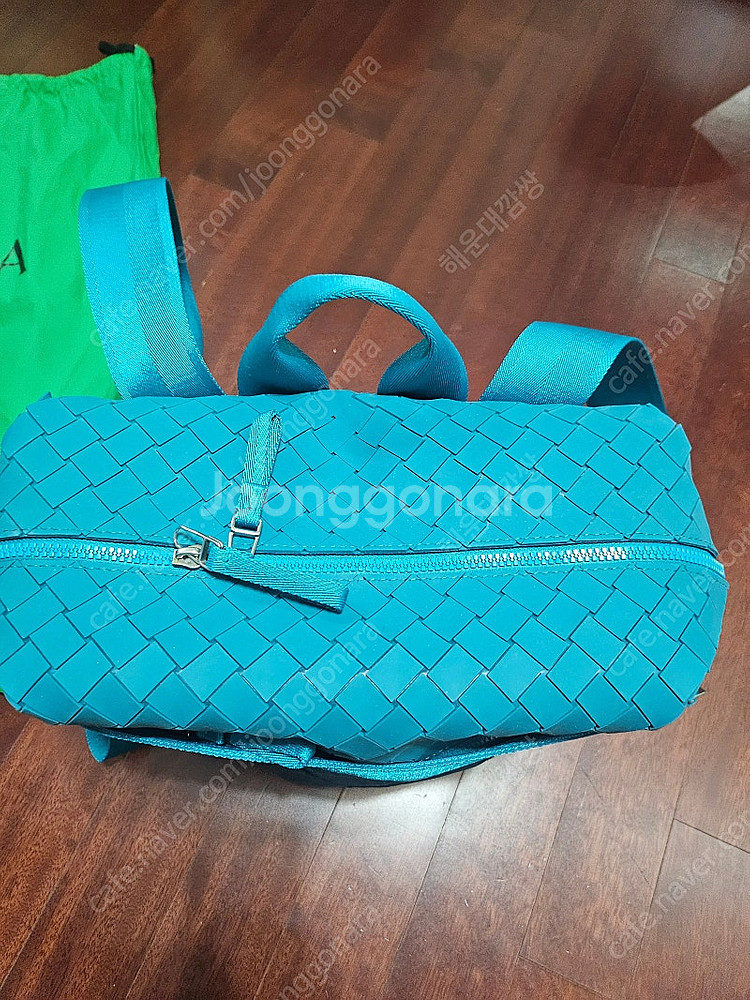 보테가베네타 백팩 팝니다--3
