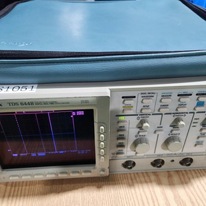 TEKTRONIX TDS644B Oscilloscope 500 MHz 4 CH, Anritsu EF111A Call Simulator