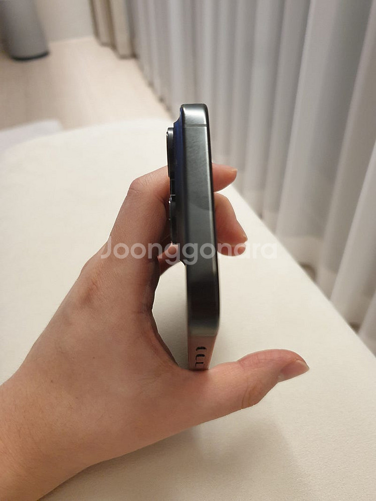 아이폰 16pro 128GB 블랙티타늄 판매합니다--2
