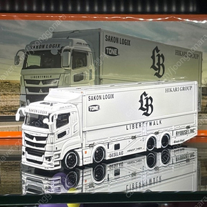 GCD 1:64 미쓰비시 후소 슈퍼 그레이트 - 리버티워크 LB Truck 트레일러 - 화이트