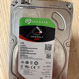 시게이트 NAS용 HDD 아이언울프 4TB 팝니다.