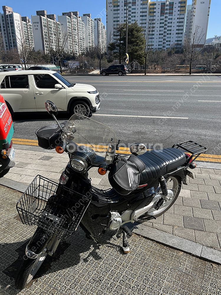 혼다 슈퍼커브110 블랙 22년식 팝니다.--0