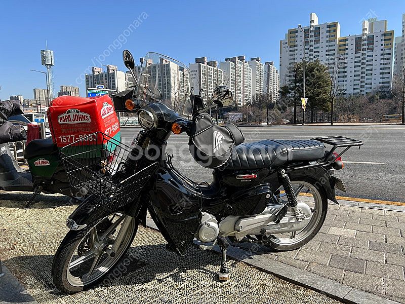 혼다 슈퍼커브110 블랙 22년식 팝니다.--6