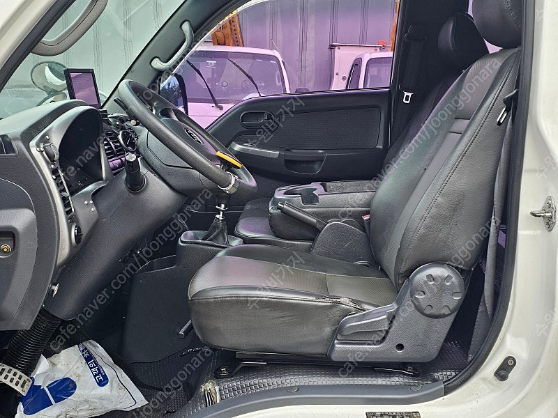 1톤크레인 동해433L 더블캡 13년 유,무선리모컨, 1.6톤인양가능--7