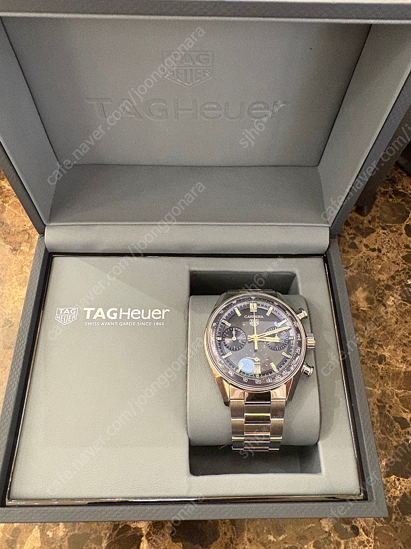 태그호이어 까레라 크로노그래프 글라스 박스 39mm 청