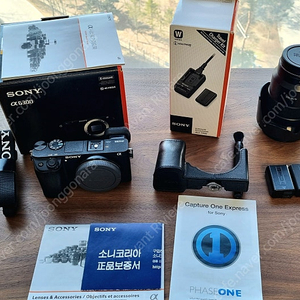 SONY A6300_ILCE-6300 (18-105 렌즈 포함) 미러리스 카메라 판매합니다!