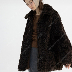 모노하 리버시블 플러피 퍼자켓 (Reversible fluffy coat)