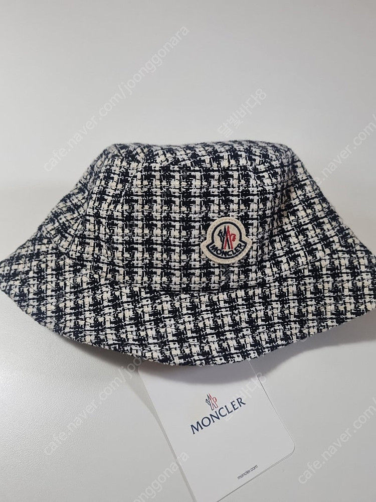 새상품 몽클레어 버킷햇 S (정품)--1