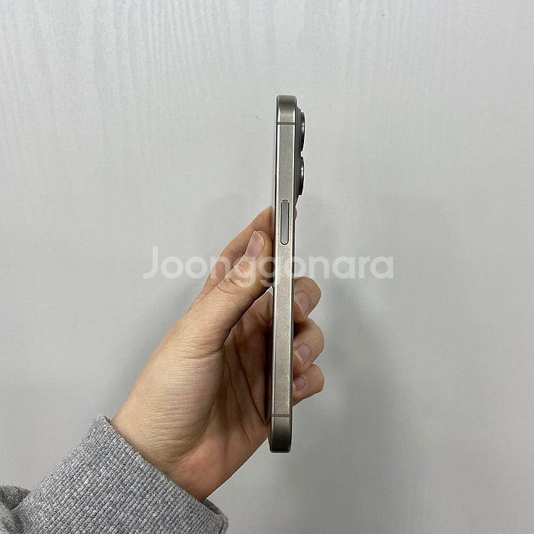 72036 아이폰15프로 128기가 네츄럴티타늄 공기계...--5