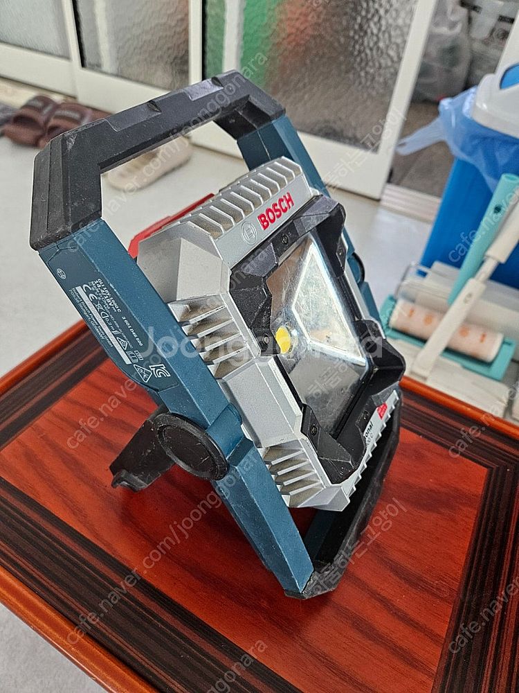보쉬 GLI 18V-1900 C 충전LED랜턴본체만--2
