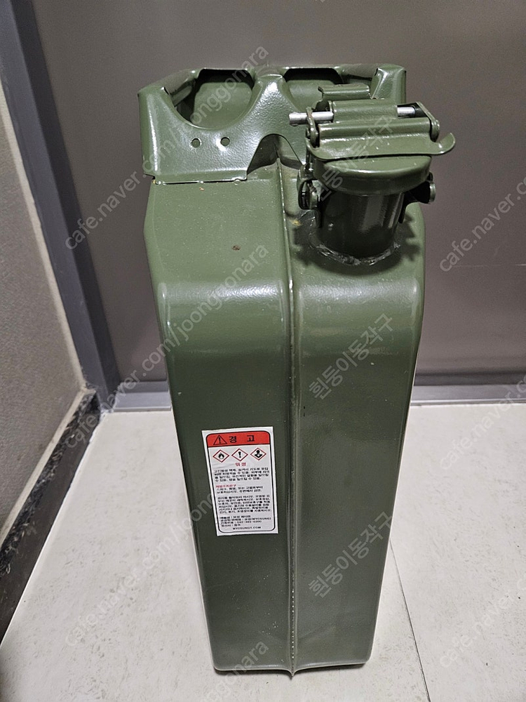 캠핑용 철제 기름통(등유통) 20리터 팝니다--1