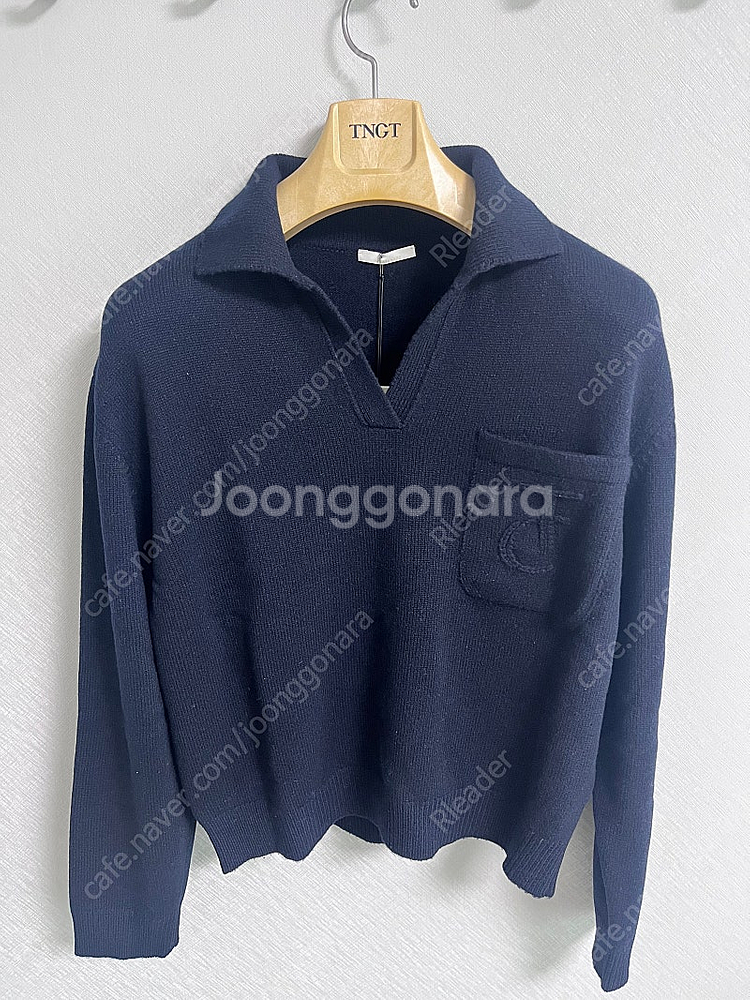 더캐시미어 오픈 칼라 니트 탑--0