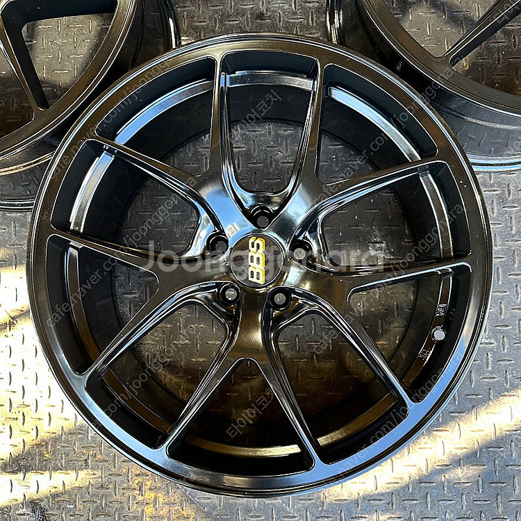 19인치 BBS CIR st 유광블랙 중고휠 1대분 P...--3