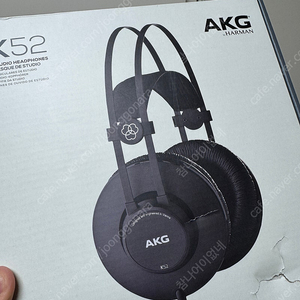 Akg k52