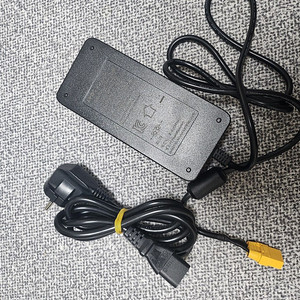 충전기 14.6v 8a 새제품