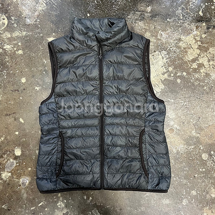 L) 유니클로 울트라 라이트다운 경량 패딩 조끼--0