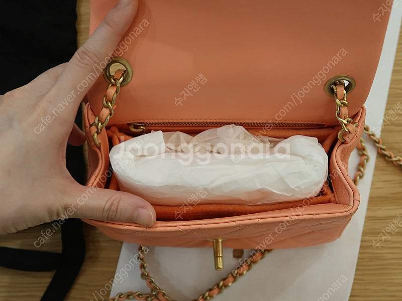 샤넬 미니플랩백 쁘띠삭 샤넬골드볼 샤넬미니백--5