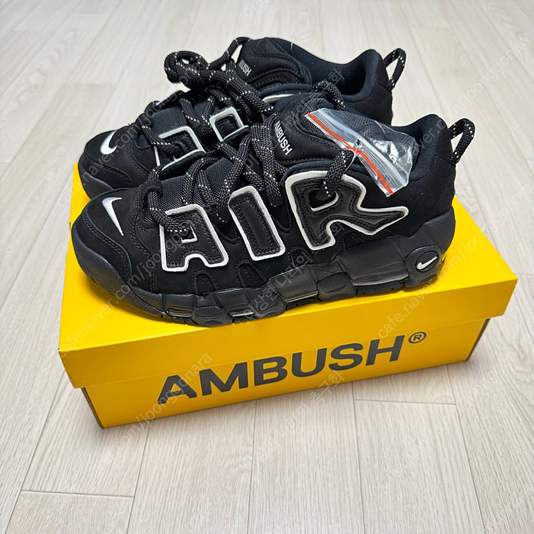 나이키 x 앰부쉬 에어 모어 업템포 로우 판매 이미지