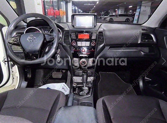 ★특가★ 570만원 2017년식 138,000Km KG모빌리티(쌍용) 티볼리 에어 디젤 2WD AX--9