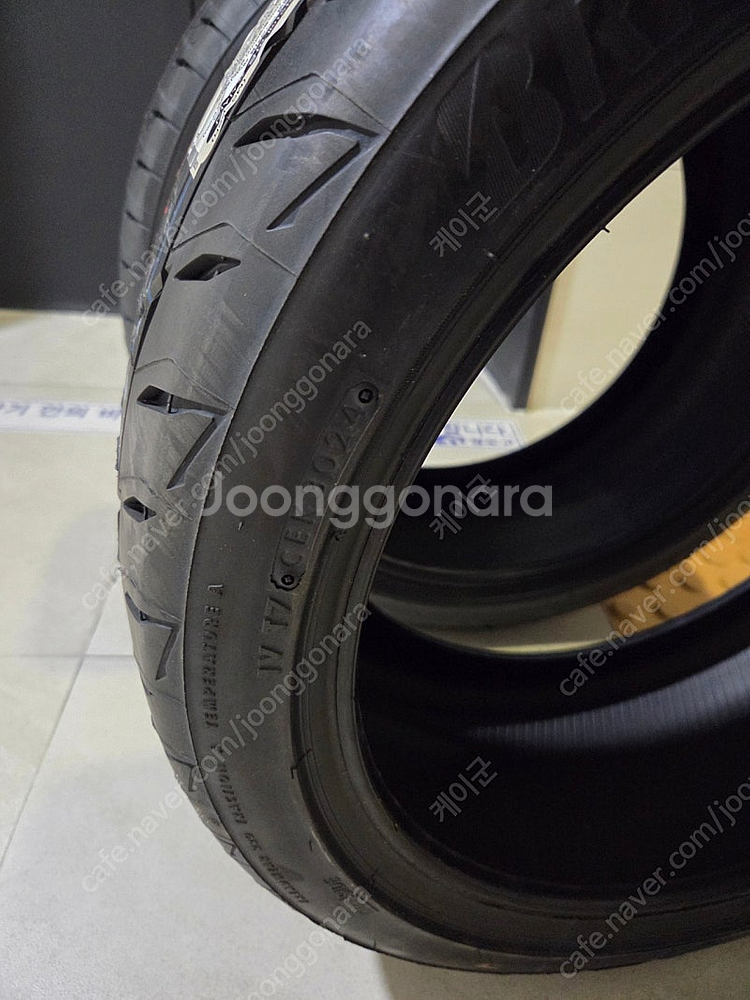 브릿지스톤 포텐자 re004 225 40R 18 새 것...--1