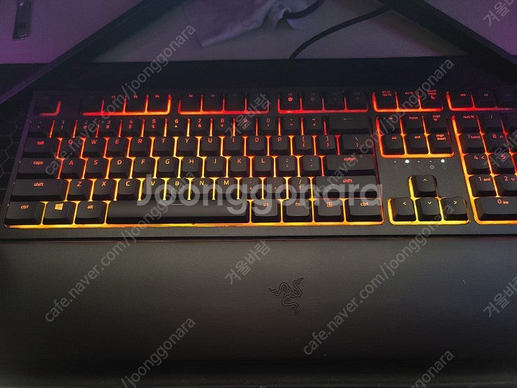 RAZER 레이저 오나타 V2 키보드 판매합니다--0