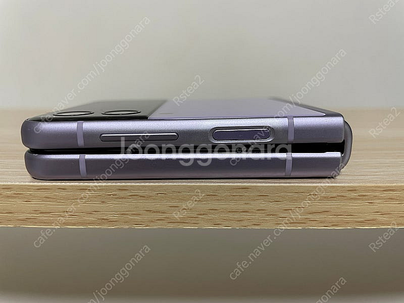 갤럭시 z플립3 라벤더 256gb 판매합니다--4