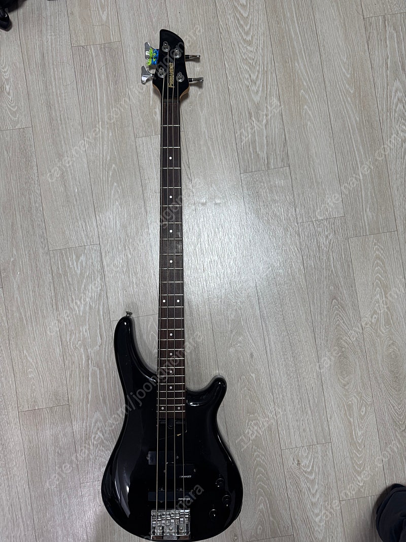 페르난데스 베이스 기타