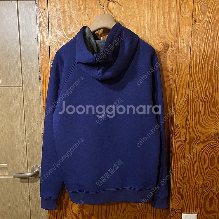벨루티 네이비 로고 후드티셔츠 판매 합니다.--2