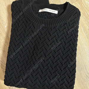 문달 크로쉐니트Crochet Knit in Black ss제품 입니다.