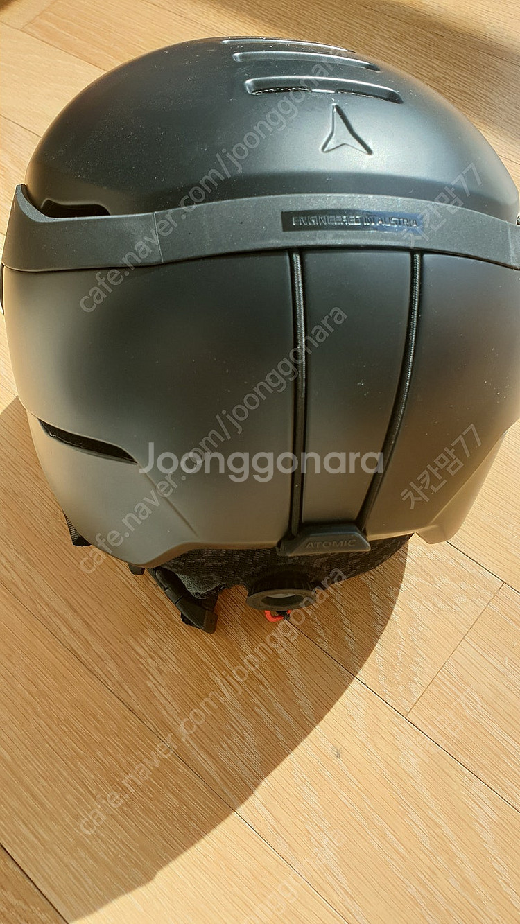 아토믹스키헬멧--1