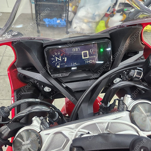 Cbr 650r 21연식 팝니다