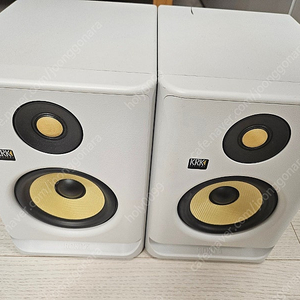 KRK Rokit 5 G4 스피커 화이트 1조 판매합니다.