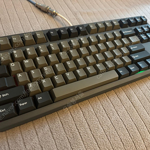 ZOOM TKL 쿨그레이 색상 팝니다