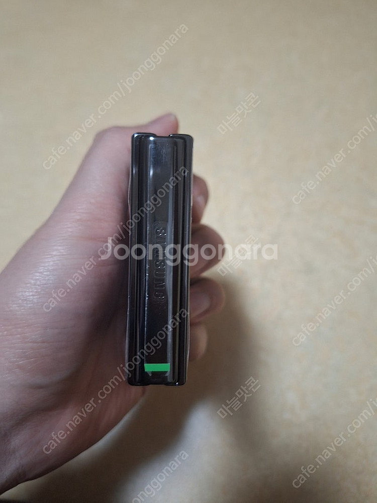 플립4 SM-F721 그린판매합니다. 테두리, 내부액정...--4