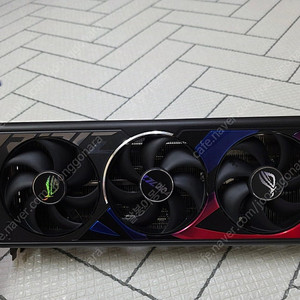 RTX4090 스트릭스로 4080 슈프림 or 스트릭스 추가금 교환 찾습니다.