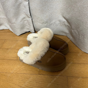 어그 디스케트 슬리퍼 (체스트넛 230) UGG 정품 거의새것(단시간착용)